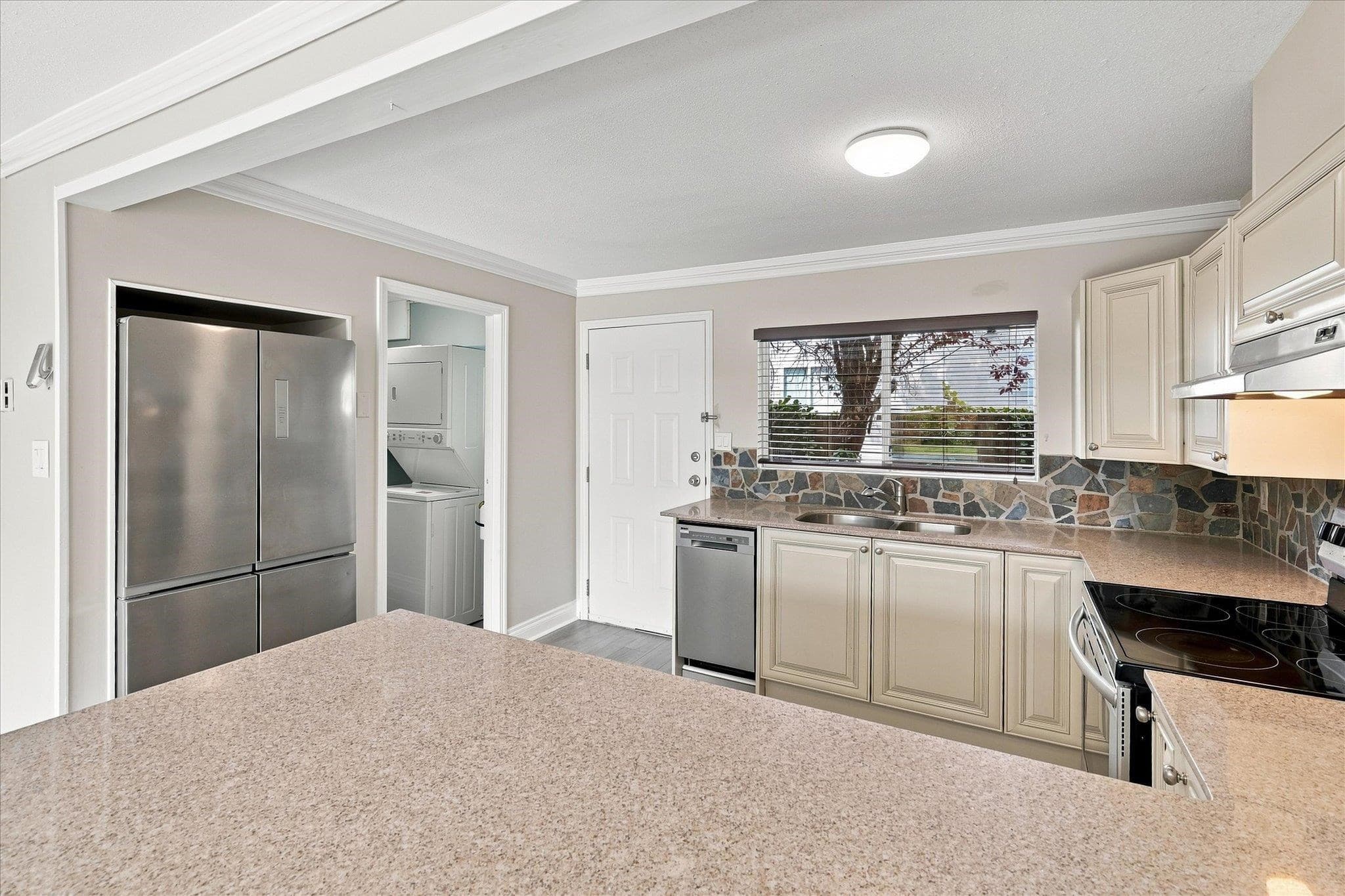 2 40327 Diamond Head Road
