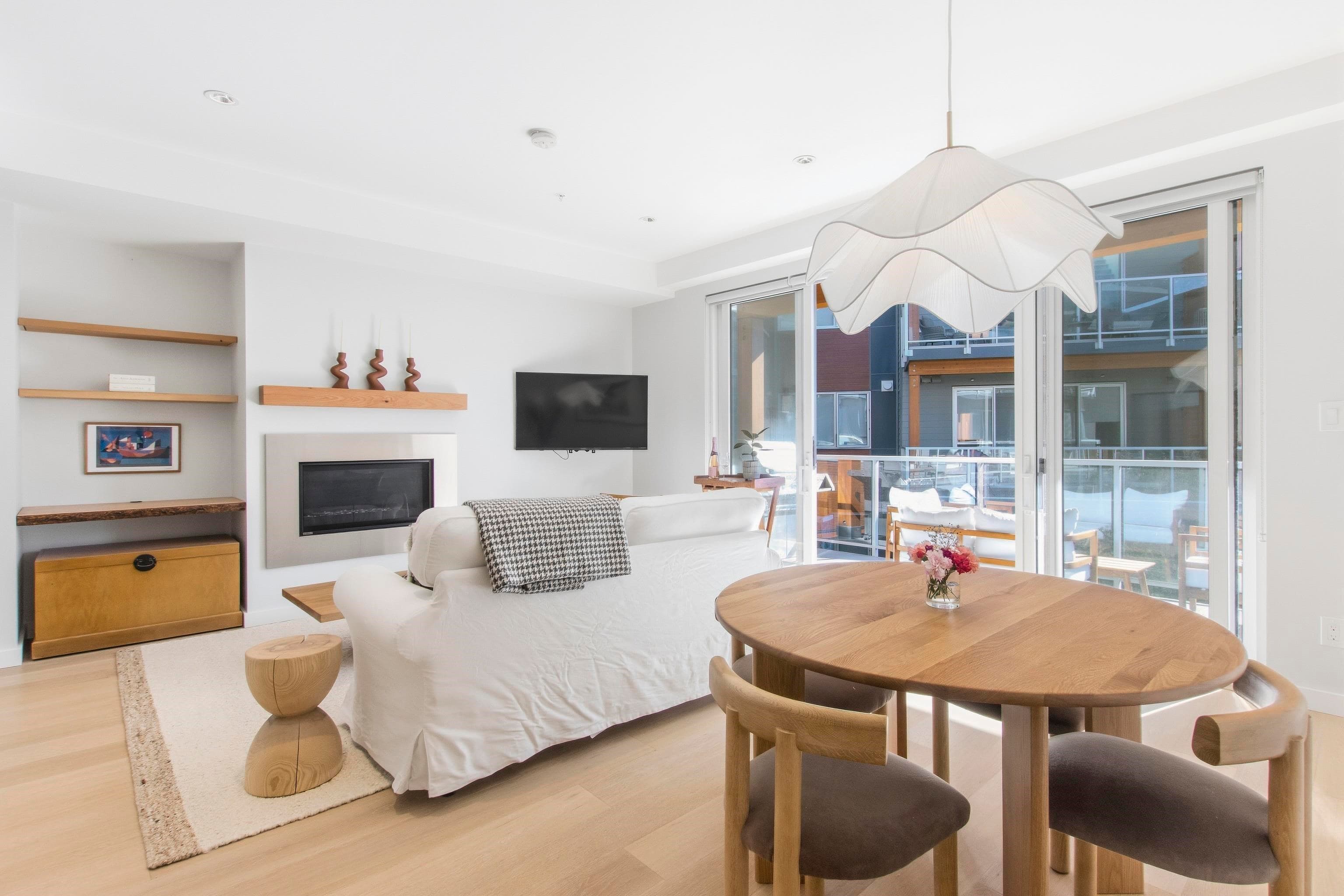 206 41328 Skyridge Place