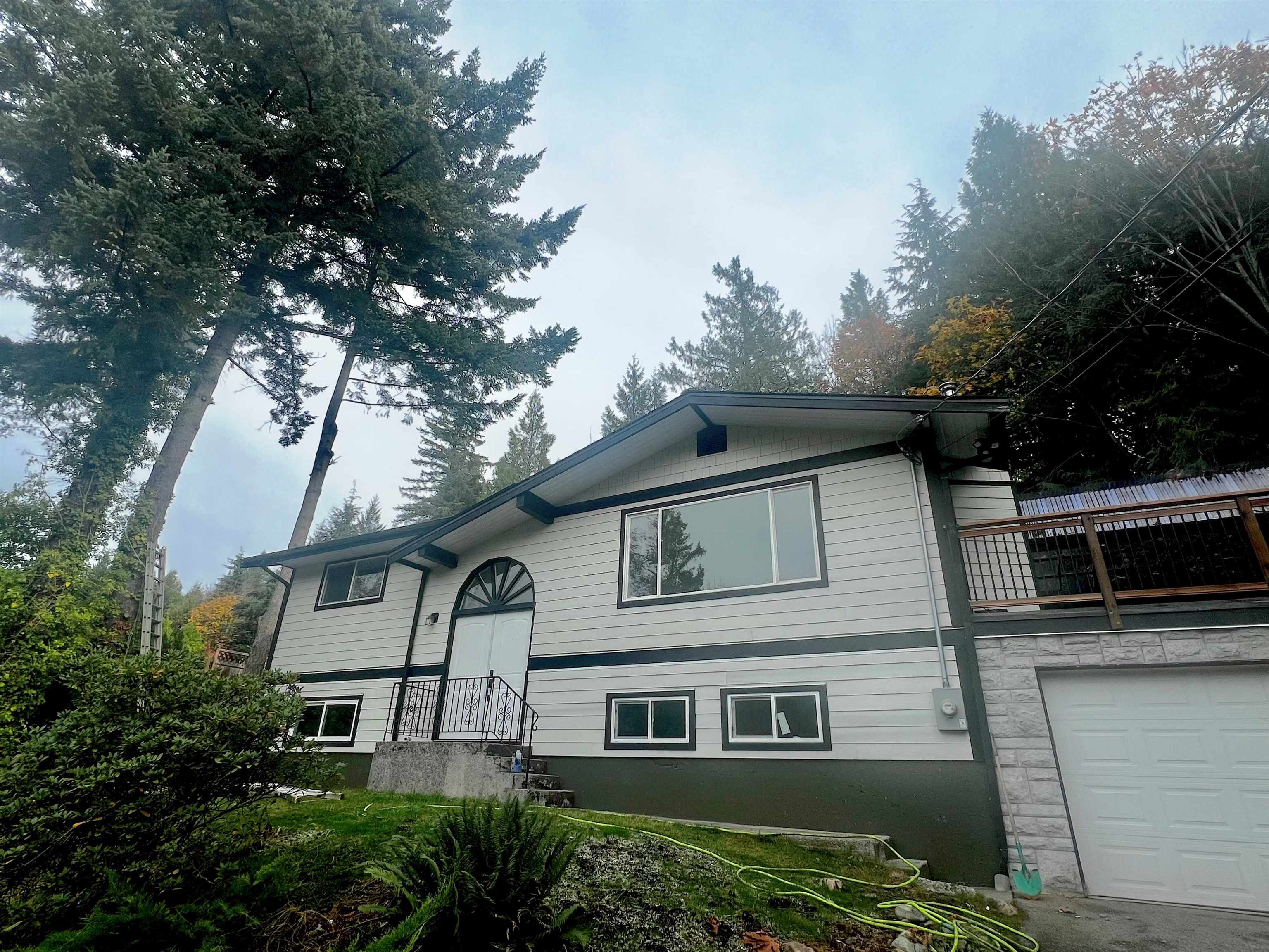 2258 SKYLINE DR
